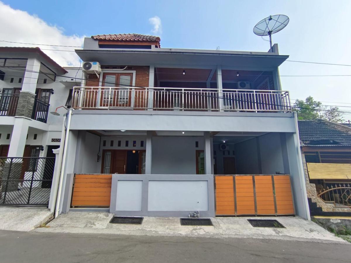 Omah Nogotirto Homestay Jogja Ngingas Εξωτερικό φωτογραφία